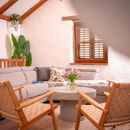 Marea - Old Town Retreat Villa